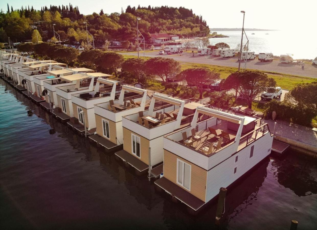 Вилла Floating House Maui Порторож Экстерьер фото